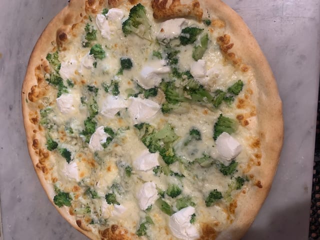 Broccoli White Pizza.